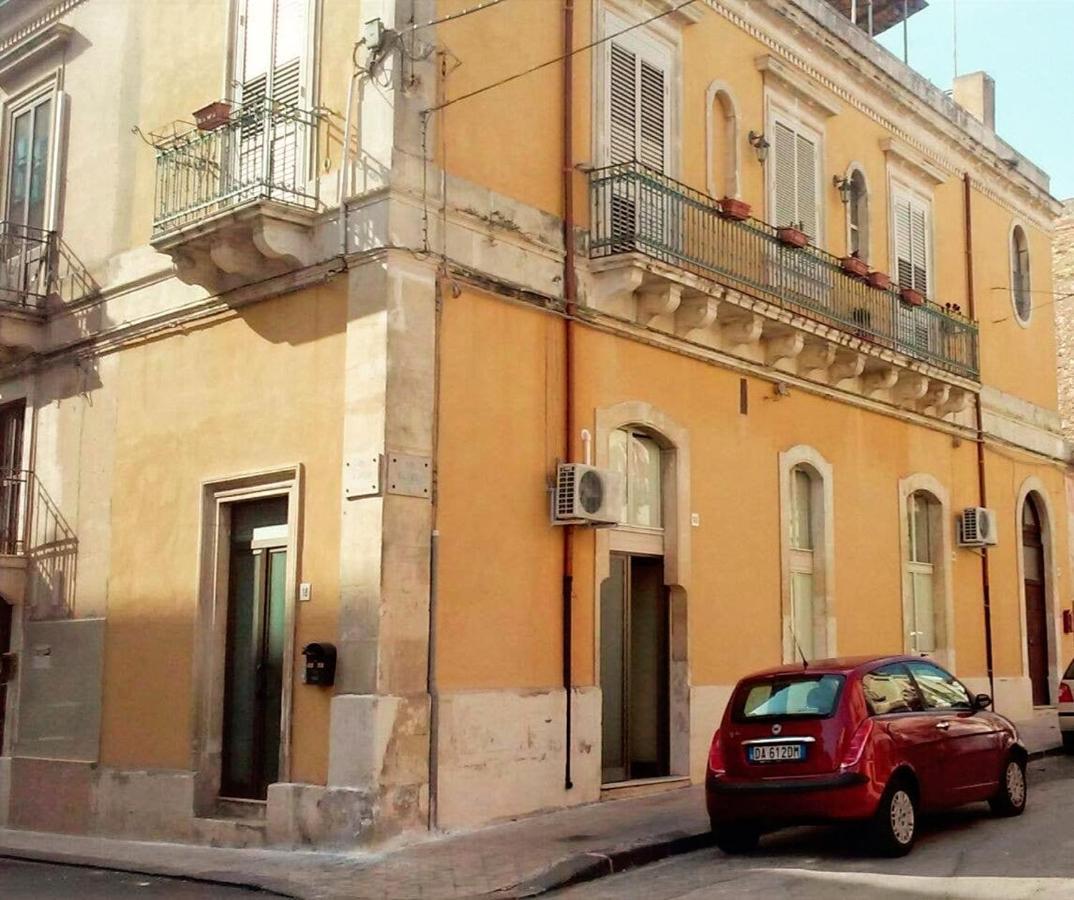 La Piccola Casa Di Angela Villa Сиракуза Екстериор снимка